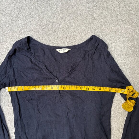 🇨🇦 Nicole Bridger 100% cotton navy shirt - Picture 7 of 8